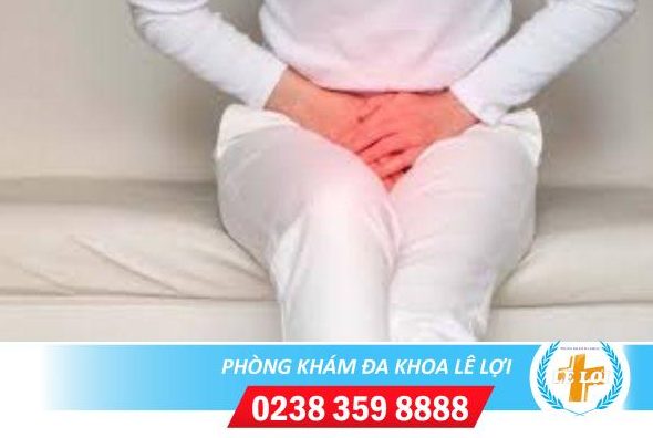 Sùi mào gà ở lỗ niệu đạo nữ nguy hiểm không dấu hiệu