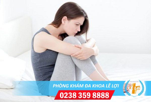 Vì sao bị nổi mụn nước ở môi bé + môi lớn?