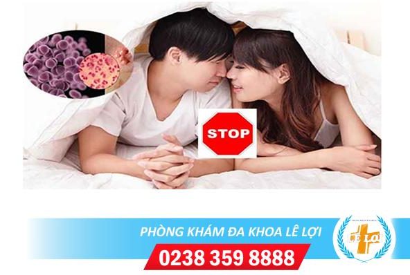 Nhiễm lậu cầu có biểu hiện gì nguy hiểm không?